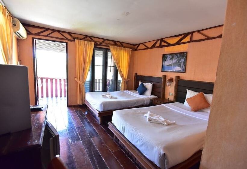 Hotel Koh Ngai Resort