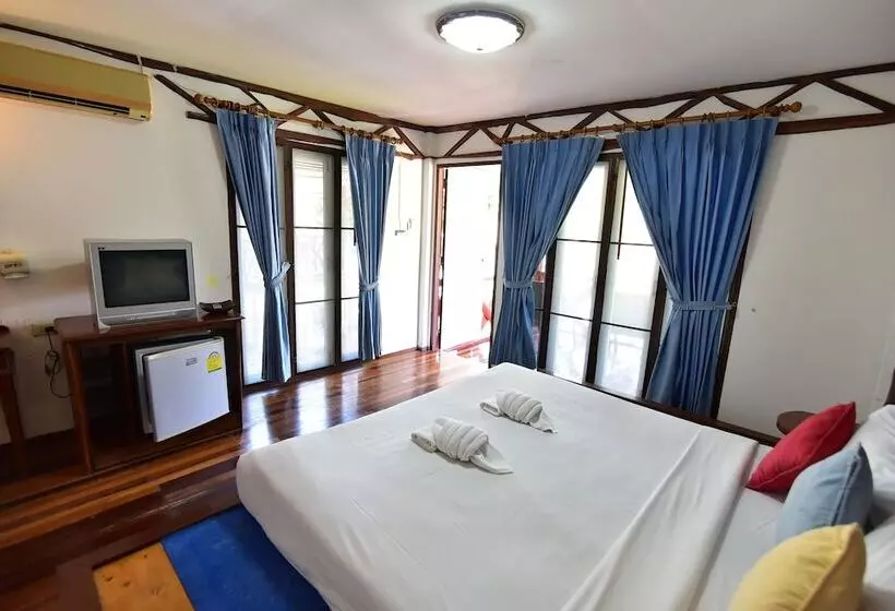 ホテル Koh Ngai Resort