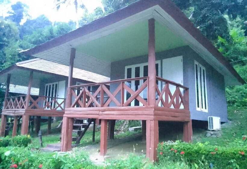 Hotel Koh Ngai Resort