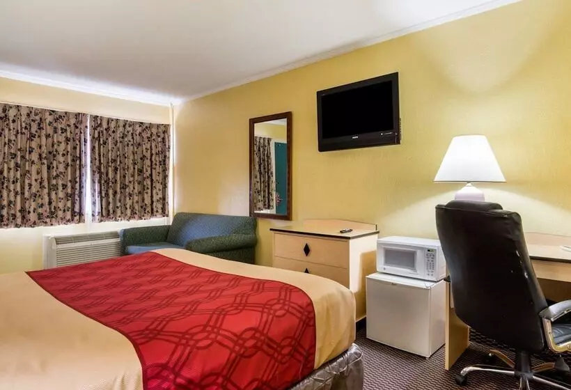 هتل Meadow Acres Inn