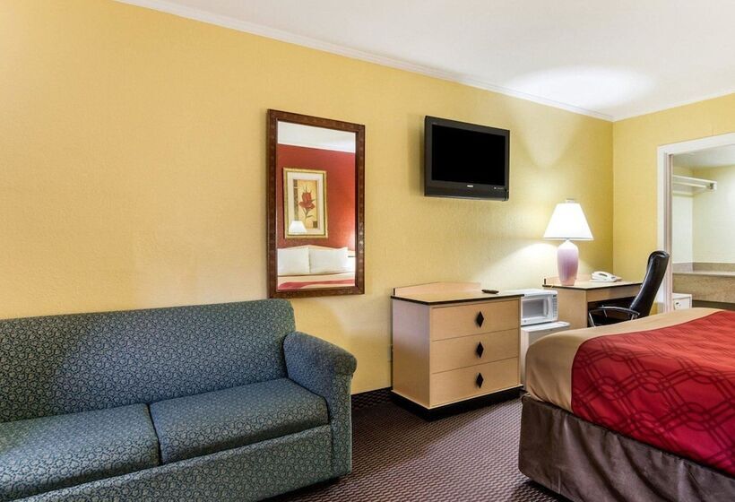 فندق Meadow Acres Inn