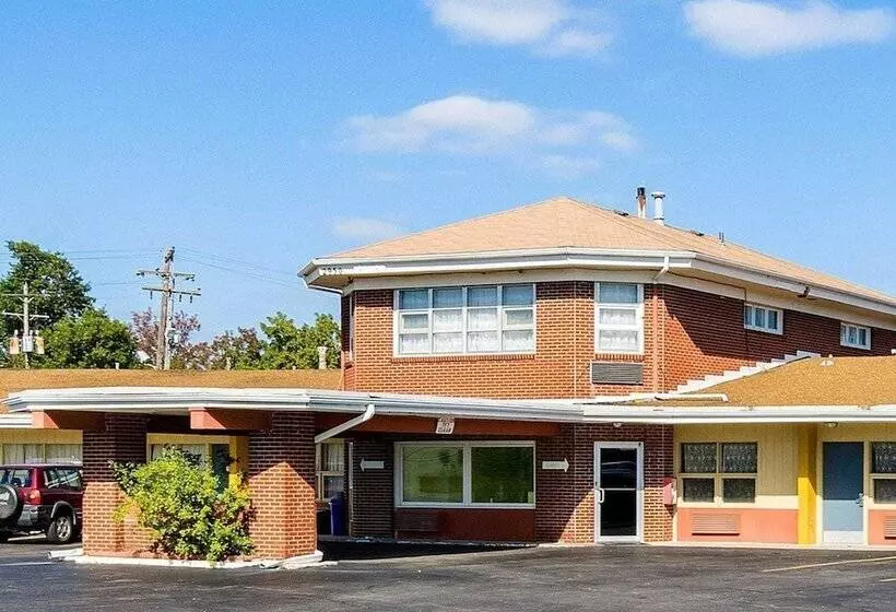 هتل Meadow Acres Inn