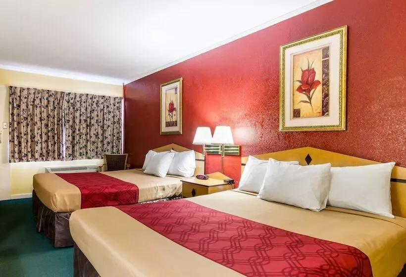 هتل Meadow Acres Inn