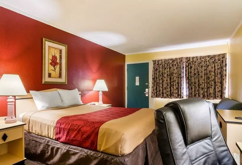 هتل Meadow Acres Inn