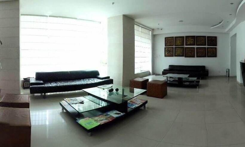 בית מלון כפרי Plaza Las Americas Cali