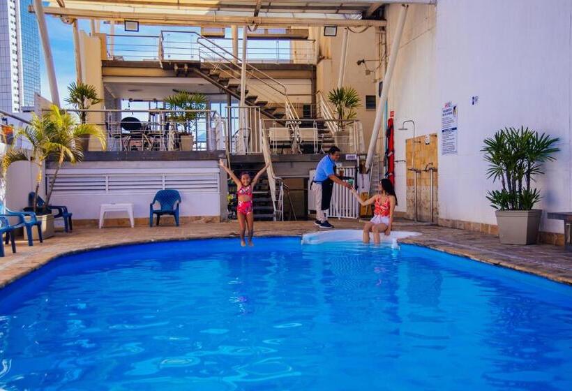 בית מלון כפרי Plaza Las Americas Cali