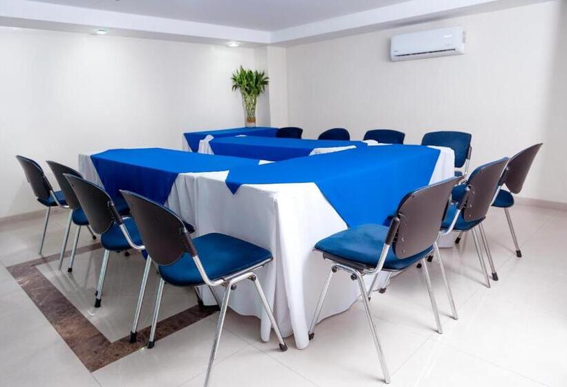 בית מלון כפרי Plaza Las Americas Cali