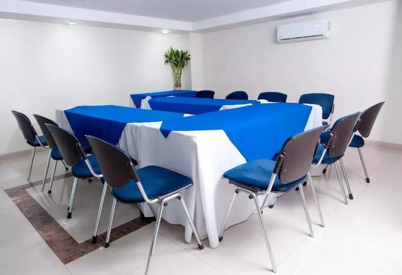 فندق Plaza Las Americas Cali