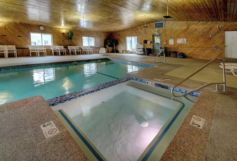 Отель Quality Inn & Suites