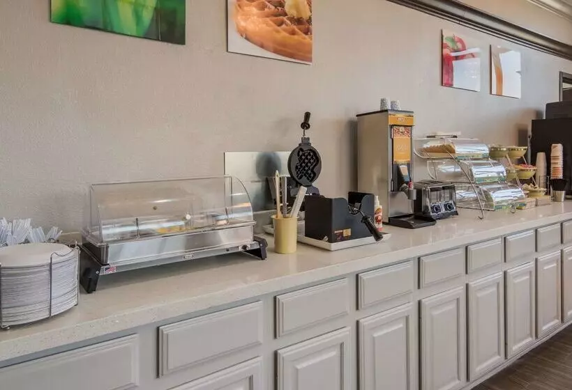 호텔 Quality Inn & Suites