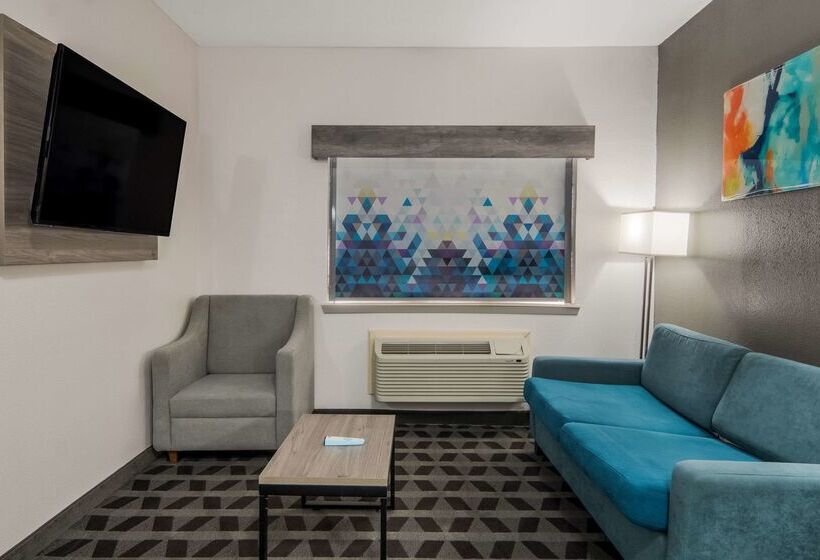 호텔 Quality Inn & Suites