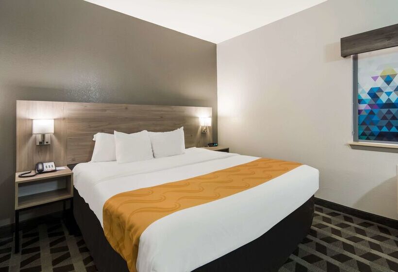 호텔 Quality Inn & Suites