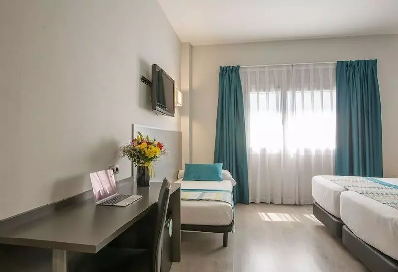 Отель Venture Sant Cugat