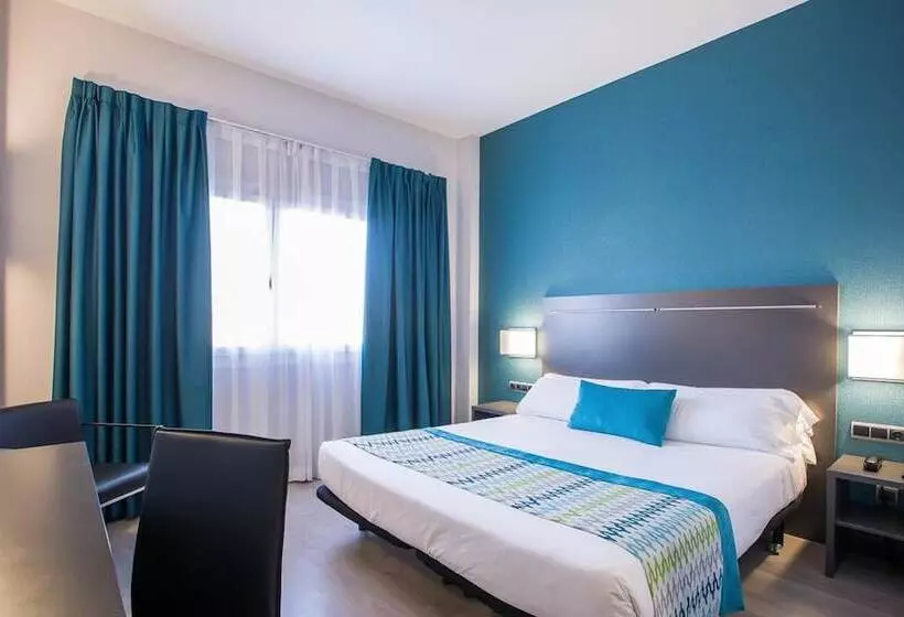 Отель Venture Sant Cugat