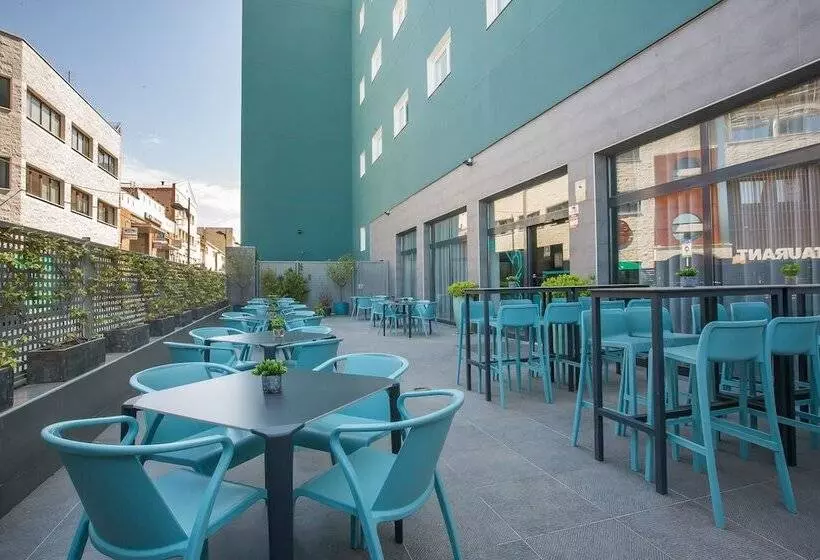 Отель Venture Sant Cugat