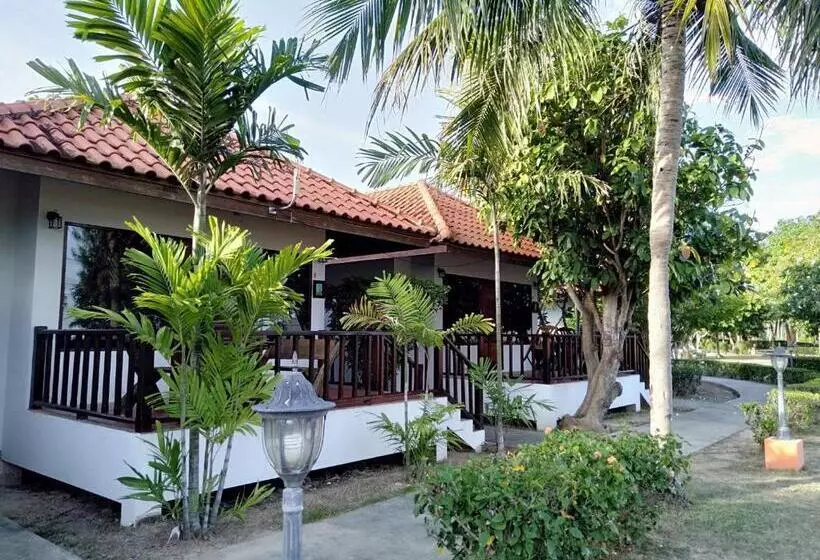 Sailom Resort Bangsaphan