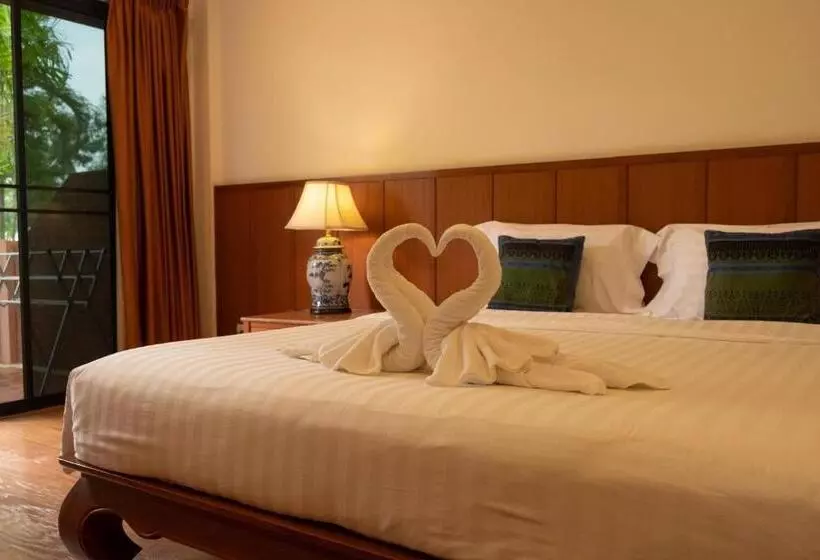 Sailom Resort Bangsaphan