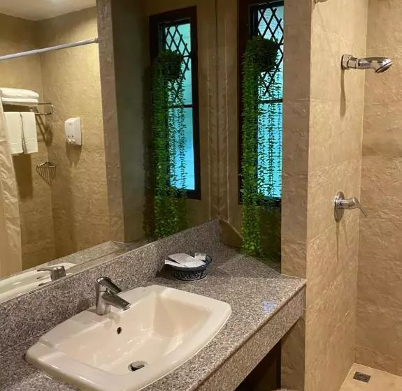 Sailom Resort Bangsaphan