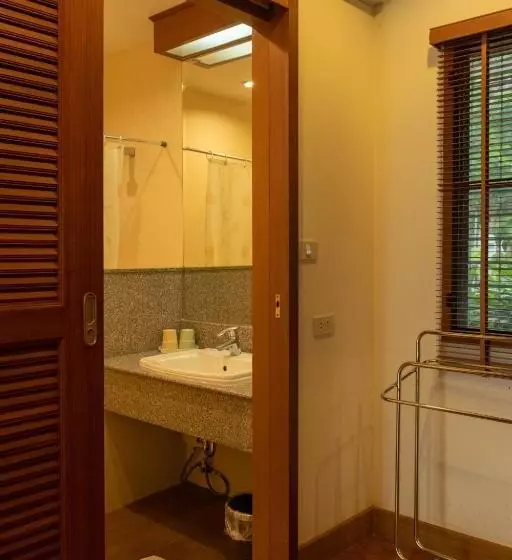 Sailom Resort Bangsaphan