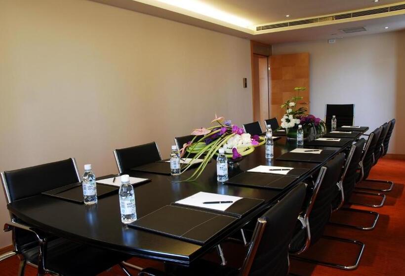 Wealthy All Suite Hotel Suzhou