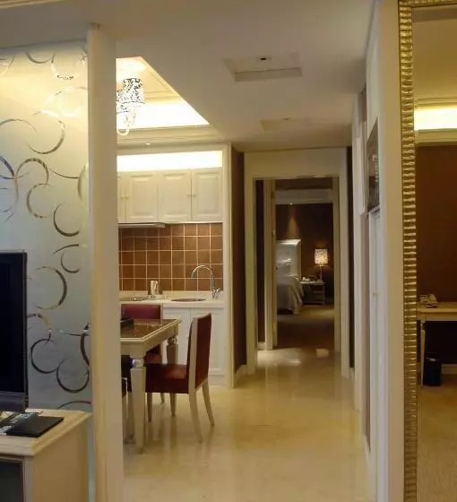 Wealthy All Suite Hotel Suzhou