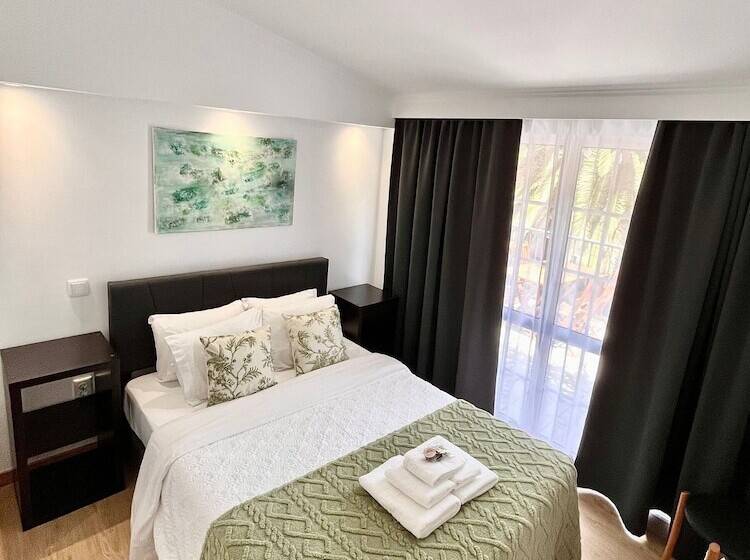 ベッドアンドブレックファースト Gardens Guest Househostel