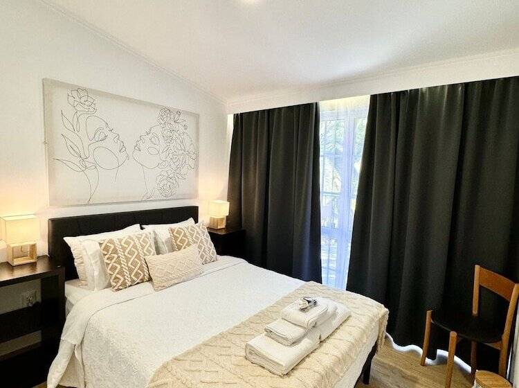 ベッドアンドブレックファースト Gardens Guest Househostel