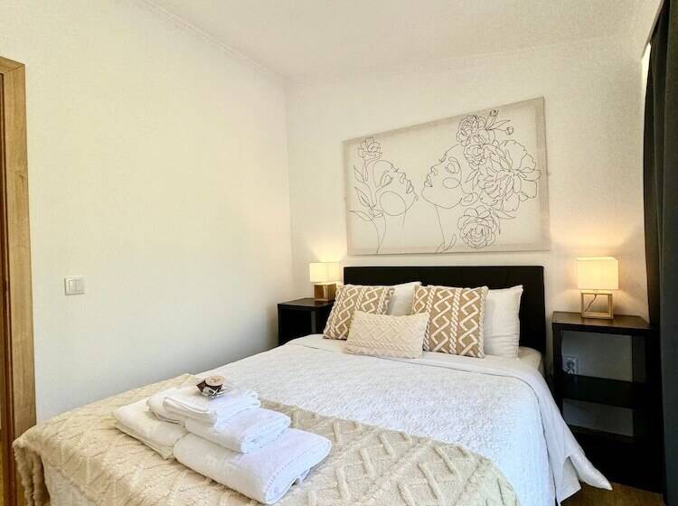 ベッドアンドブレックファースト Gardens Guest Househostel