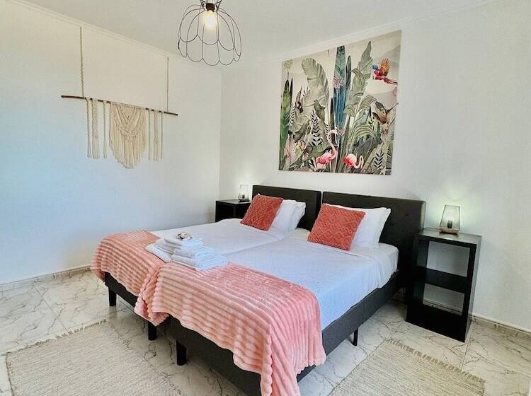 ベッドアンドブレックファースト Gardens Guest Househostel