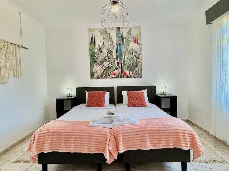 ベッドアンドブレックファースト Gardens Guest Househostel