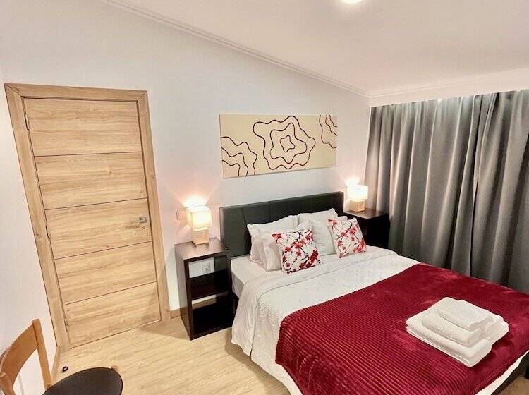 ベッドアンドブレックファースト Gardens Guest Househostel