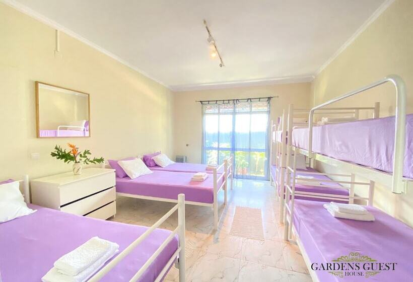 ベッドアンドブレックファースト Gardens Guest Househostel