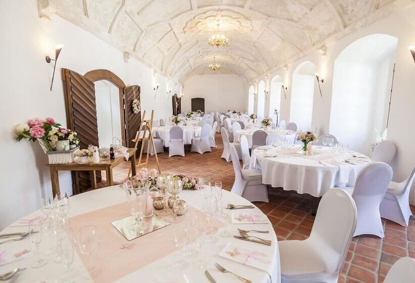 ホテル Chateau Goldenstein