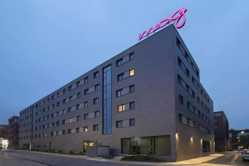 Hotelli Moxy Hamburg Altona