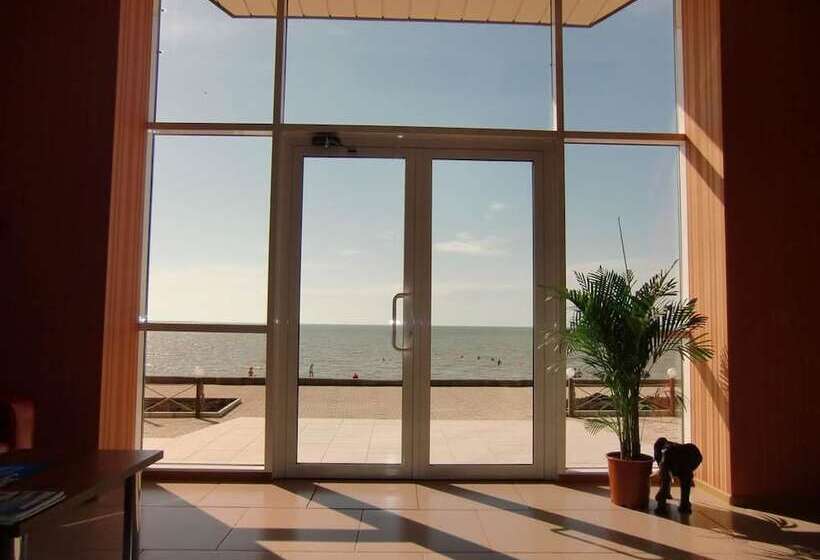 Отель Tropicana