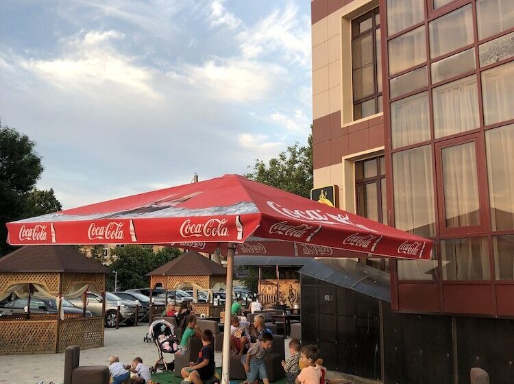 Отель Tropicana