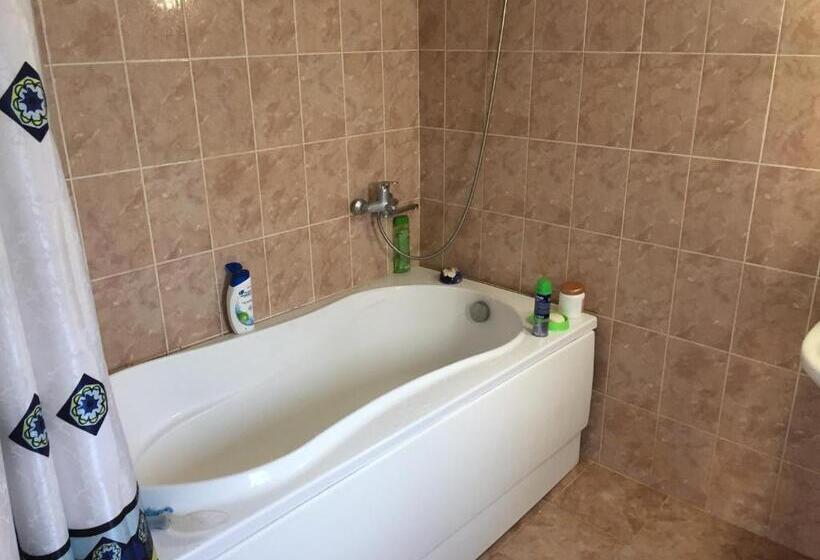 Panzió Guest House Nana