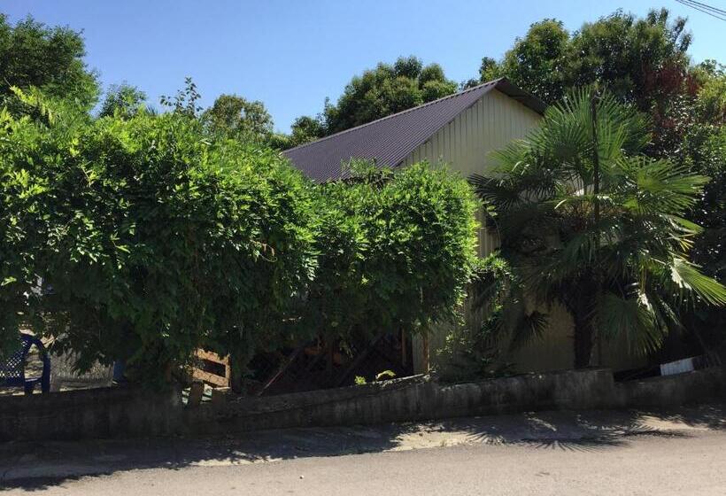 Panzió Guest House Nana