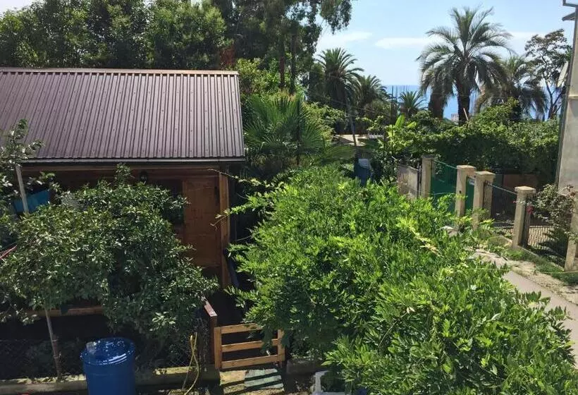 پانسیون Guest House Nana
