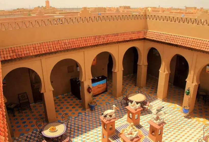 ペンション Riad Dar Ouzine