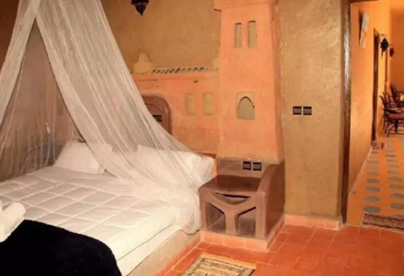 ペンション Riad Dar Ouzine