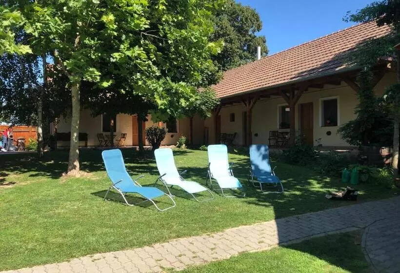 Majatalo Tisza Kert Vendégház  Tisza Kert Vendégház Ii