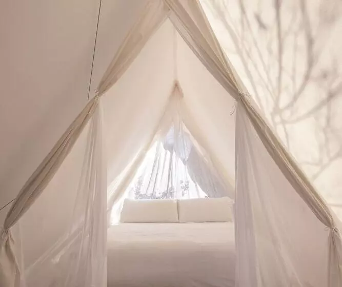 Hotelli Wecamp Cala Montgó