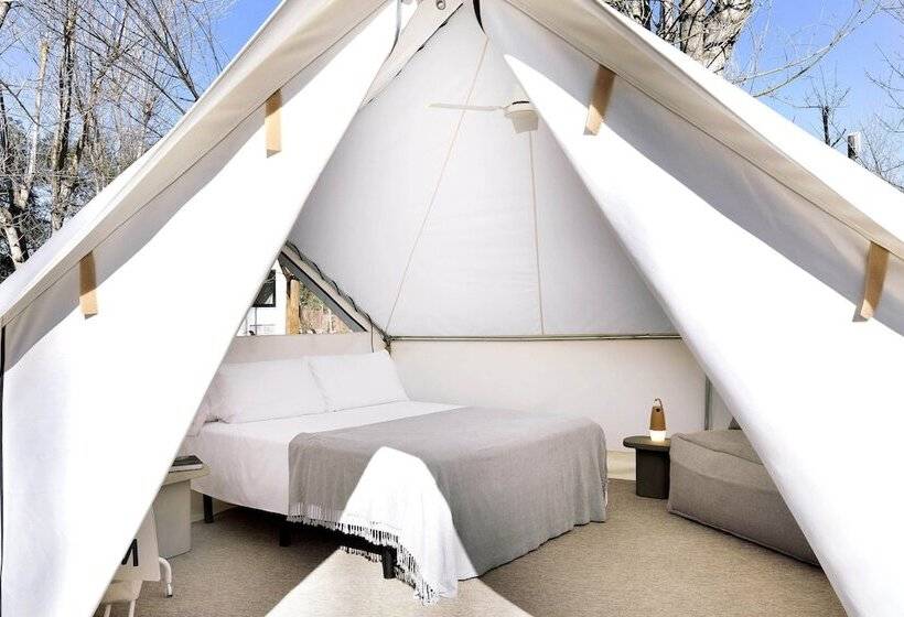 هتل Wecamp Cala Montgó