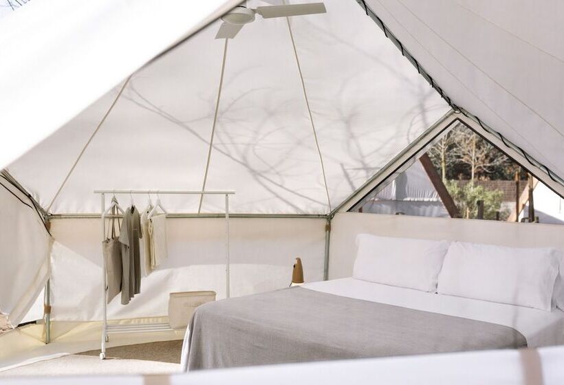 هتل Wecamp Cala Montgó