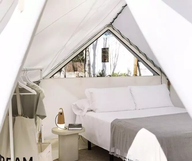 Hotelli Wecamp Cala Montgó