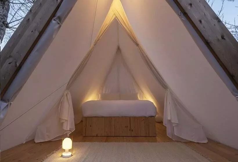 Hotelli Wecamp Cala Montgó