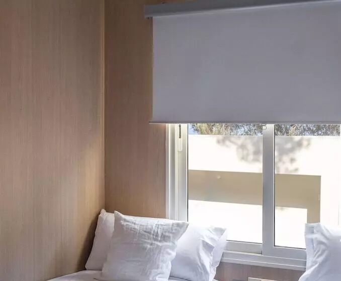 Hotelli Wecamp Cala Montgó