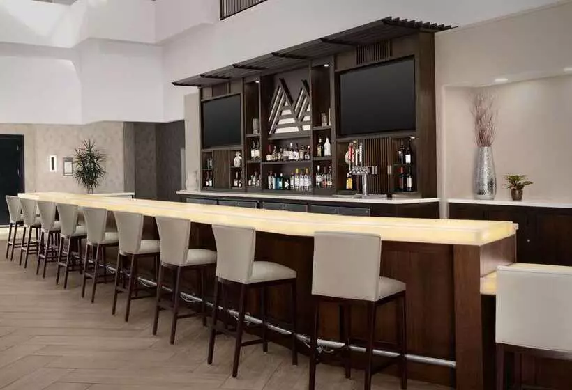 Embassy Suites La Quinta Hotel & Spa