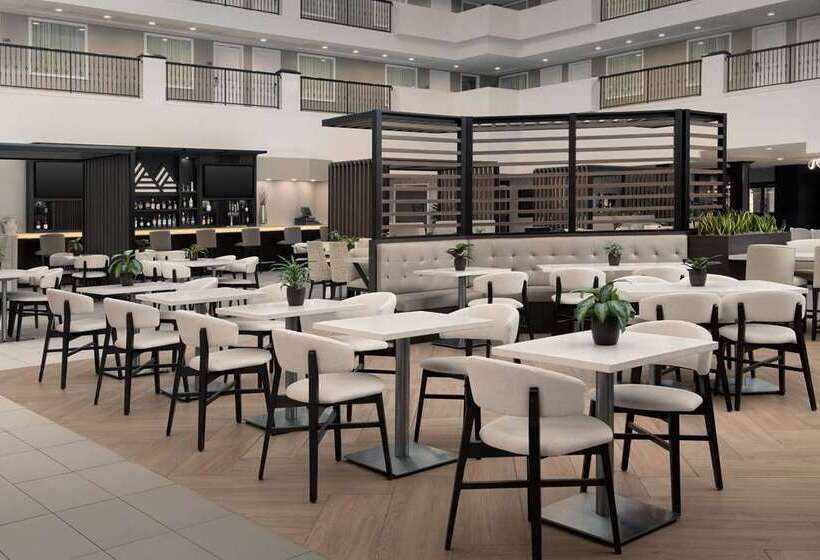 Embassy Suites La Quinta Hotel & Spa